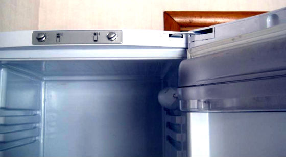 Перевесить двери холодильника в Клину | Вызов мастера по холодильникам на дом